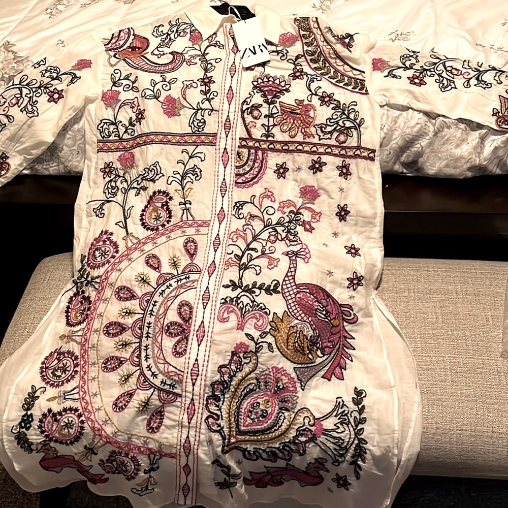 Turkish handmade embroidered long shirt on small size( looks like large to me)